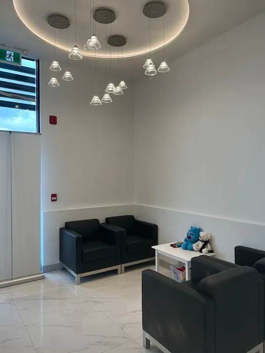 Sun Dentistry l 阳光牙科南素里店(South Surrey) Picture 10
