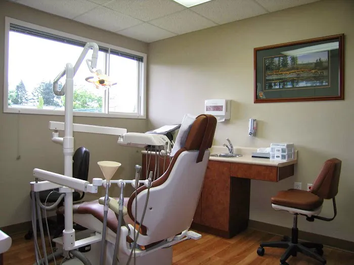 Como Lake Dental Picture 9