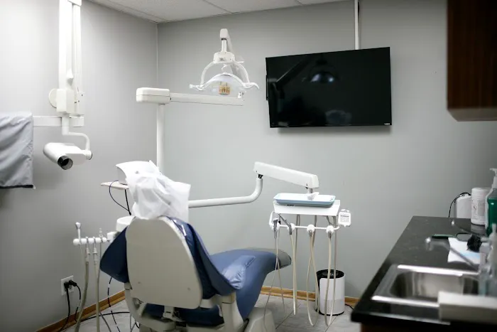 City Limits Dental: Lisa Vihnanek DDS Picture 3