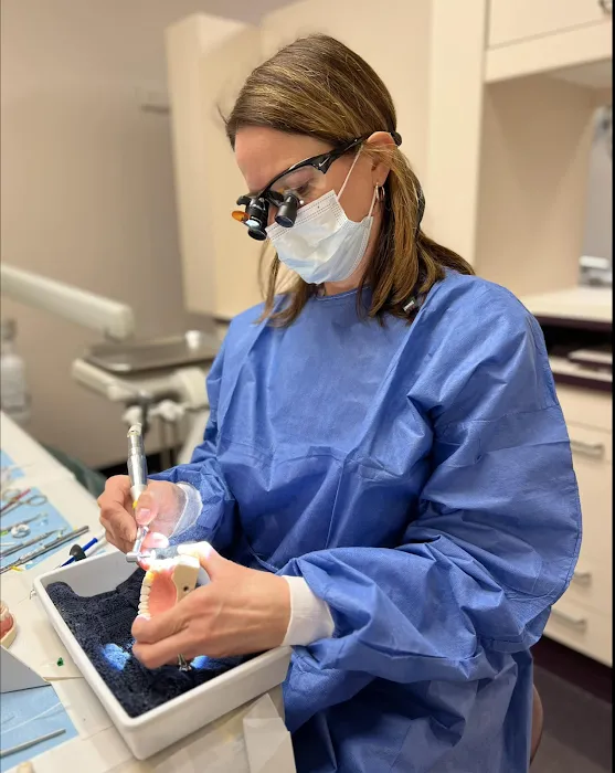 City Limits Dental: Lisa Vihnanek DDS Picture 10
