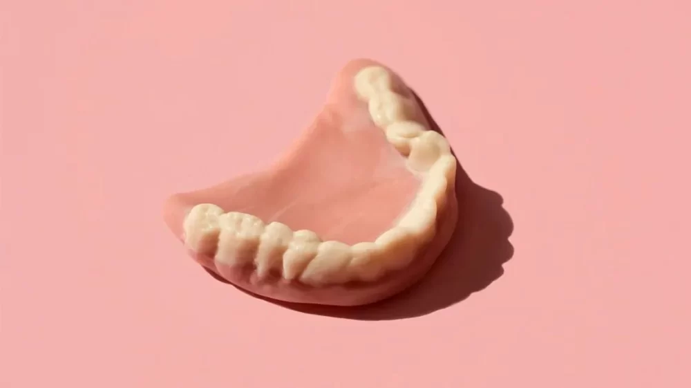 How to Care for Dentures Properly – Essential Tips for Long-Term Care
