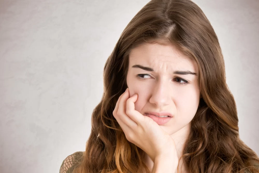 How to Handle Tooth Pain When Traveling Abroad