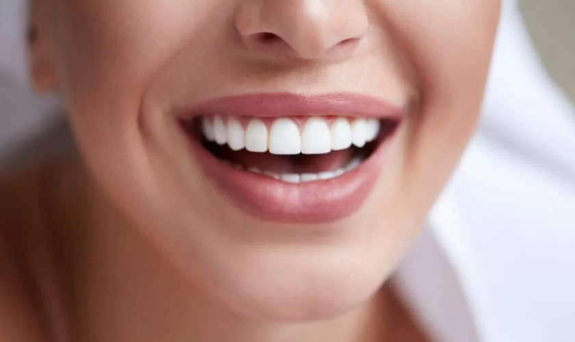 Effective Natural Methods to Whiten Teeth Safely at Home
