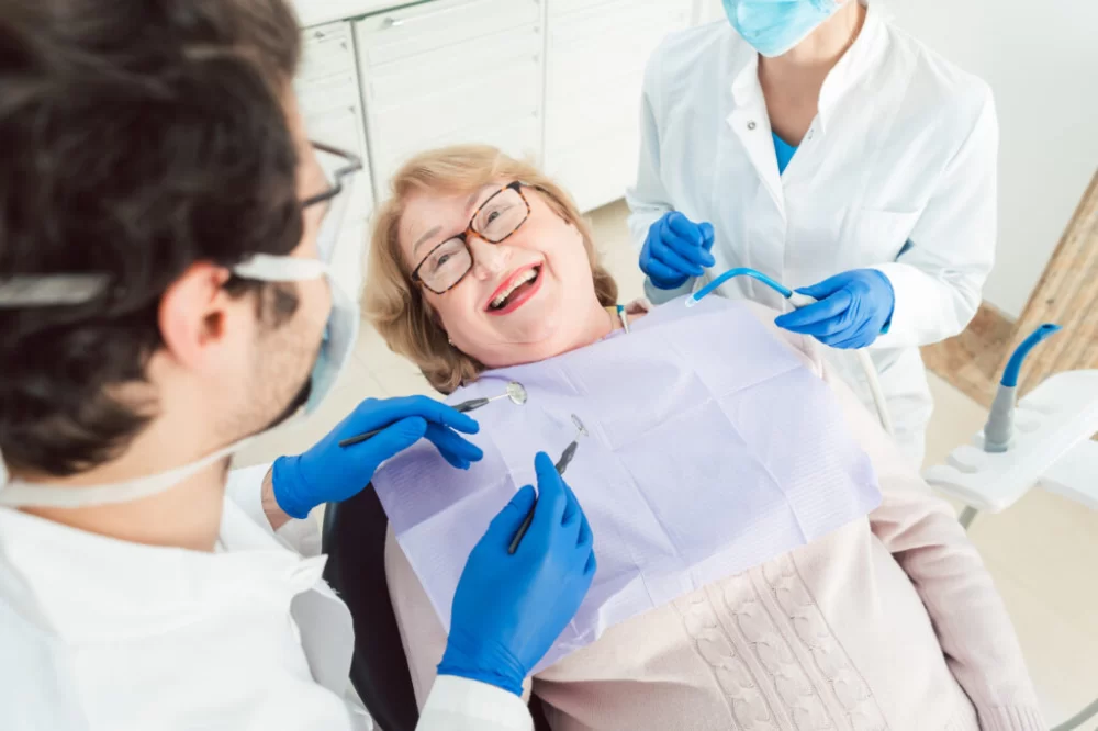 Essential Oral Hygiene Tips for Elderly with Implants and Dentures Care