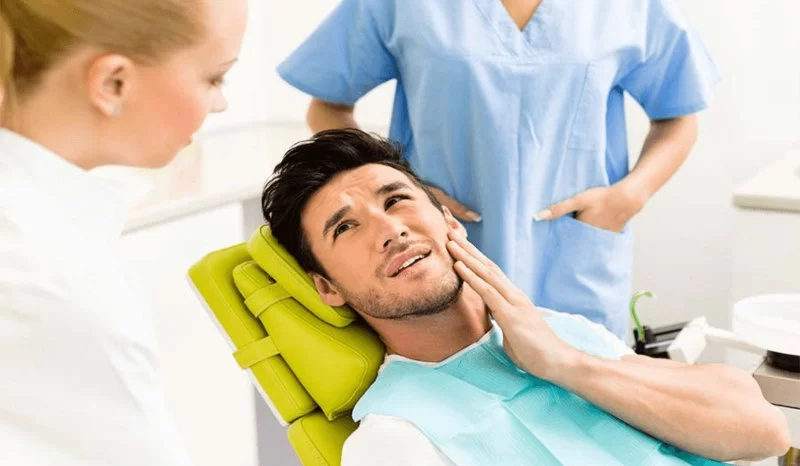 Complete Guide to Emergency Dental Care for Adults: How to Respond