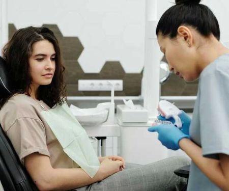 Complete Guide: Signs You Should See a Dentist Immediately with Diabetes